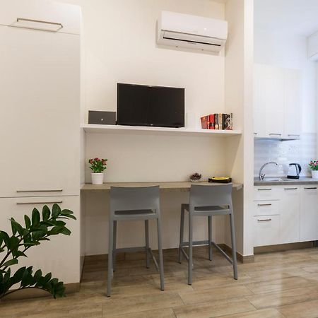 Yellow Line Apartment Милан Экстерьер фото
