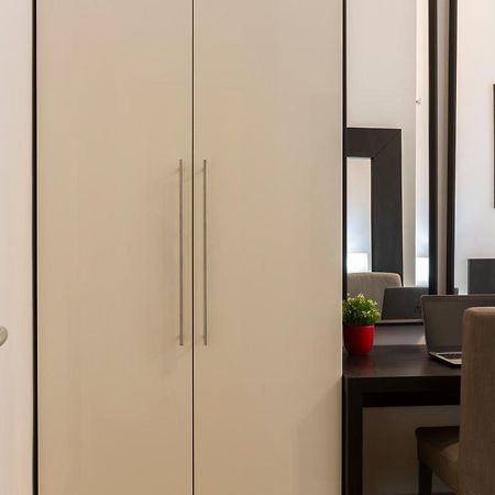 Yellow Line Apartment Милан Экстерьер фото