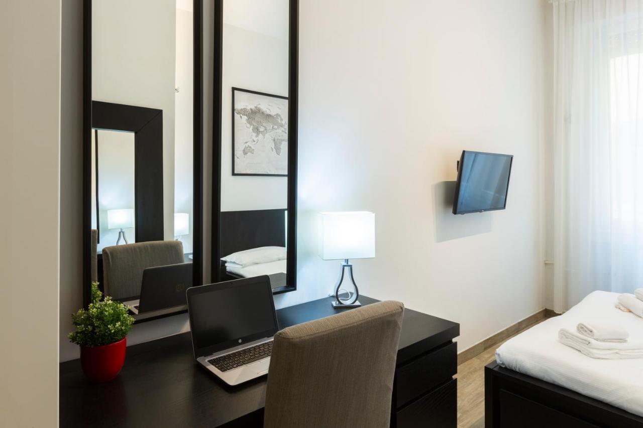 Yellow Line Apartment Милан Экстерьер фото
