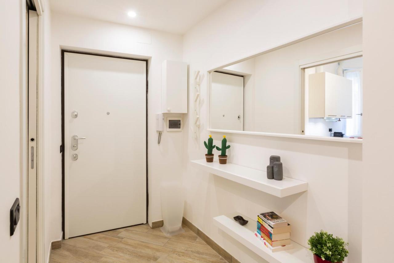 Yellow Line Apartment Милан Экстерьер фото