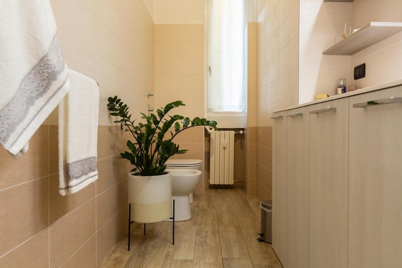 Yellow Line Apartment Милан Экстерьер фото